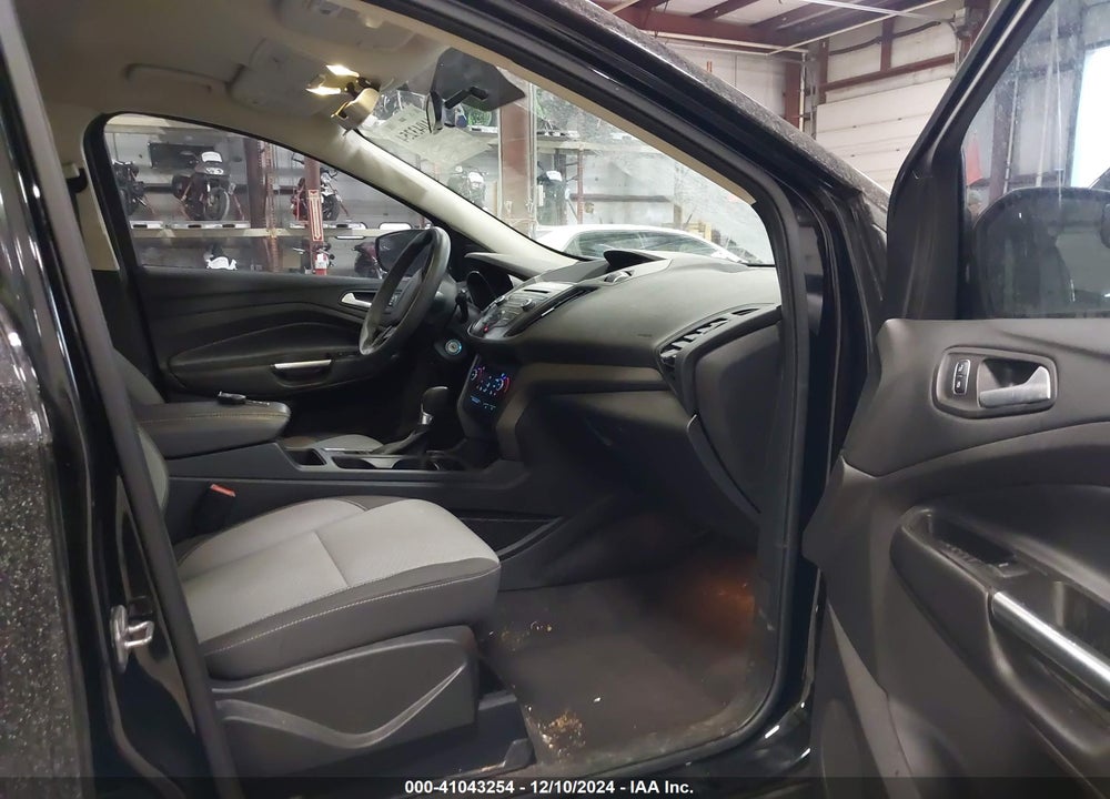 2017 FORD ESCAPE VIN: 1FMCU0GDXHUB33116
