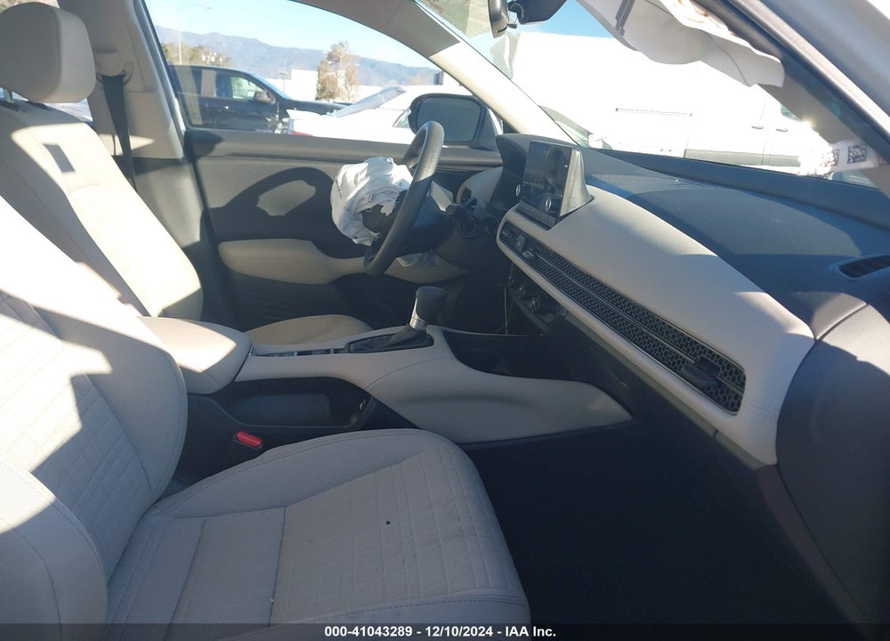 2023 HONDA HR-V 2WD LX VIN: 3CZRZ1H38PM730192