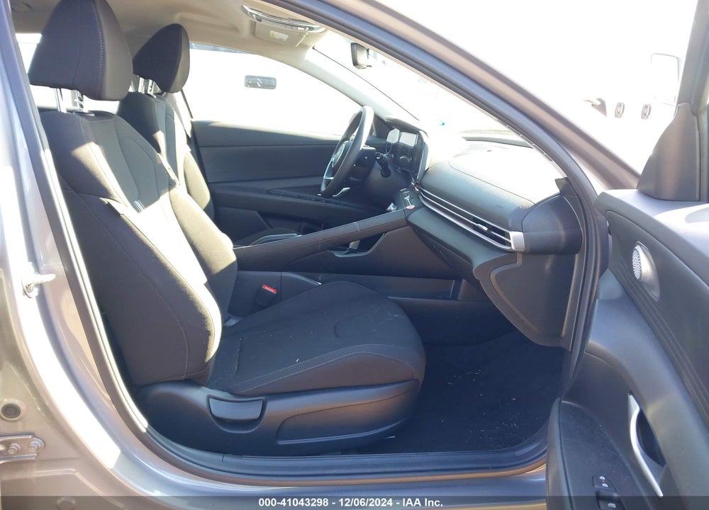 2024 HYUNDAI ELANTRA SEL VIN: KMHLM4DG7RU784954