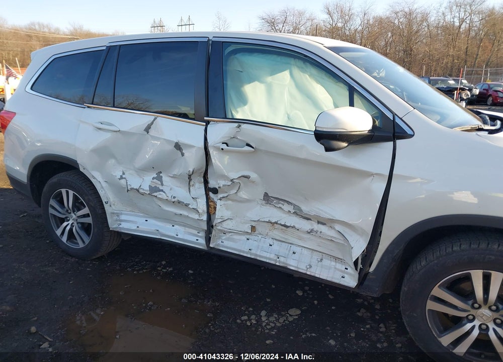 2018 HONDA PILOT VIN: 5FNYF6H66JB024903