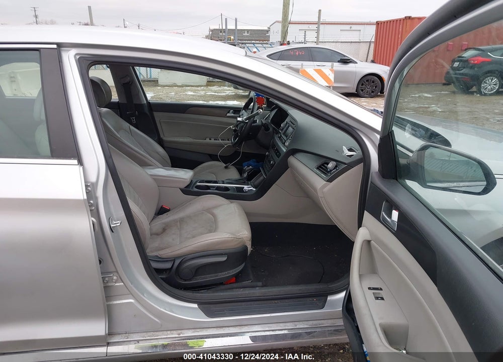 2015 HYUNDAI SONATA SPORT VIN: 5NPE34AF0FH057446