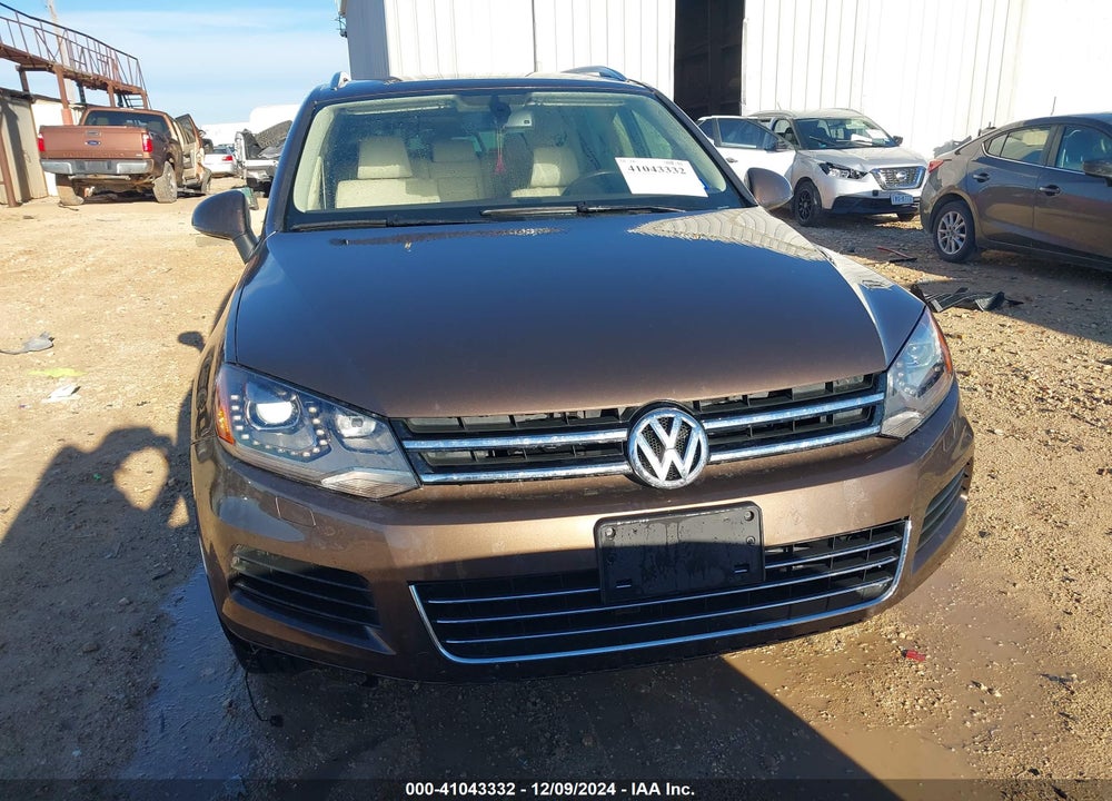 2014 VOLKSWAGEN TOUAREG TDI SPORT VIN: WVGEP9BP3ED010226