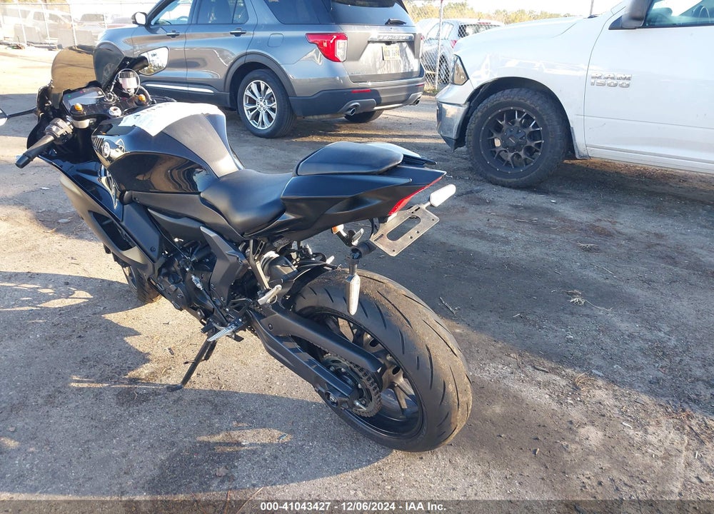 2024 YAMAHA YZFR7 VIN: JYARM38E8RA011604