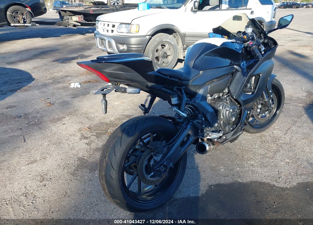 2024 YAMAHA YZFR7 VIN: JYARM38E8RA011604