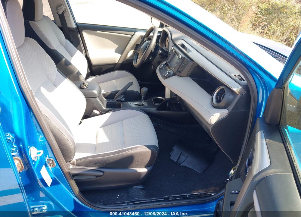 2017 TOYOTA RAV4 XLE VIN: JTMWFREV2HJ103055