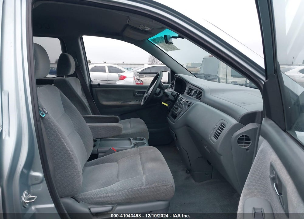2004 HONDA ODYSSEY LX VIN: 5FNRL18544B093584