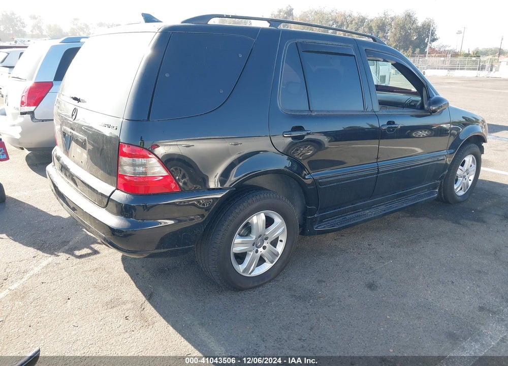 2005 MERCEDES-BENZ ML 350 4MATIC VIN: 4JGAB57E15A558689