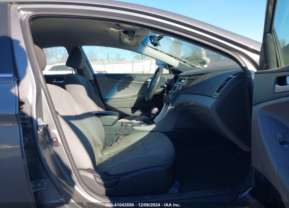 2014 HYUNDAI SONATA VIN: 5NPEB4AC8EH846208