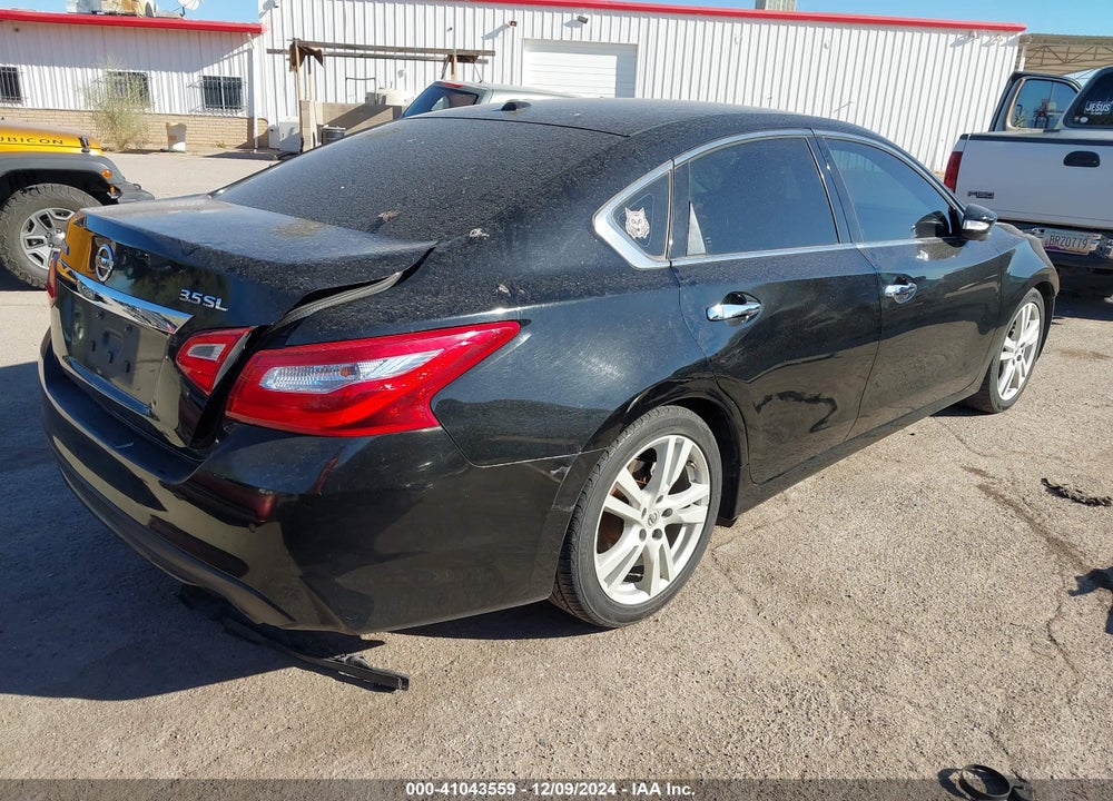 2017 NISSAN ALTIMA 3.5 SL/3.5 SR VIN: 1N4BL3AP0HC111905