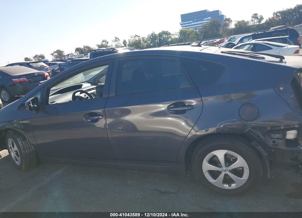 2013 TOYOTA PRIUS THREE VIN: JTDKN3DU8D5685186