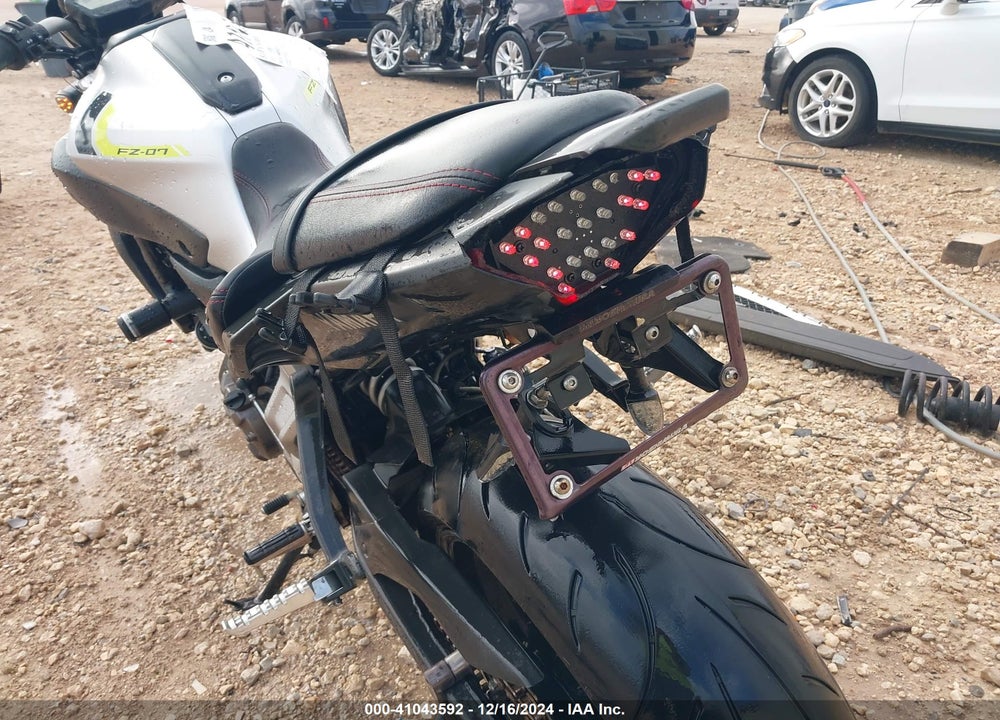 2017 YAMAHA FZ07 VIN: JYARM06E5HA012810