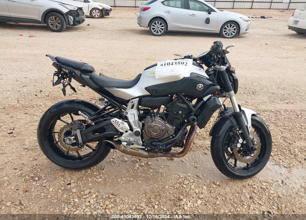 2017 YAMAHA FZ07 VIN: JYARM06E5HA012810