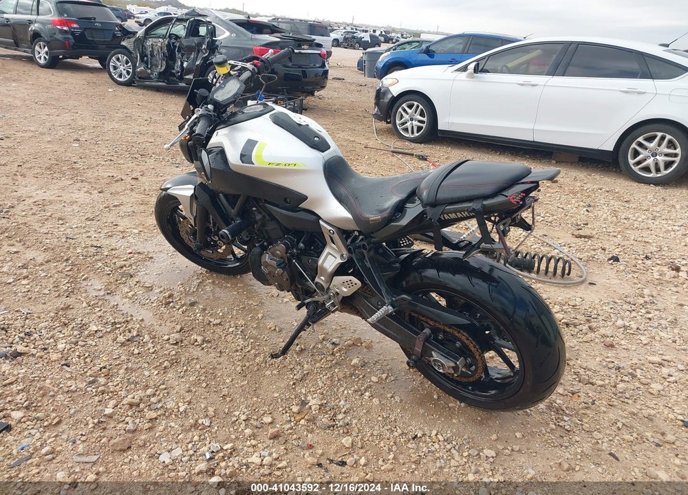 2017 YAMAHA FZ07 VIN: JYARM06E5HA012810