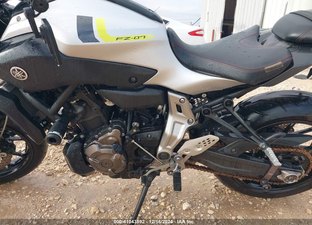 2017 YAMAHA FZ07 VIN: JYARM06E5HA012810