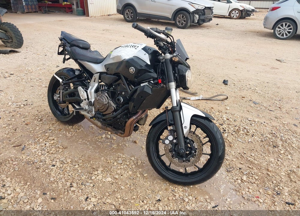 2017 YAMAHA FZ07 VIN: JYARM06E5HA012810