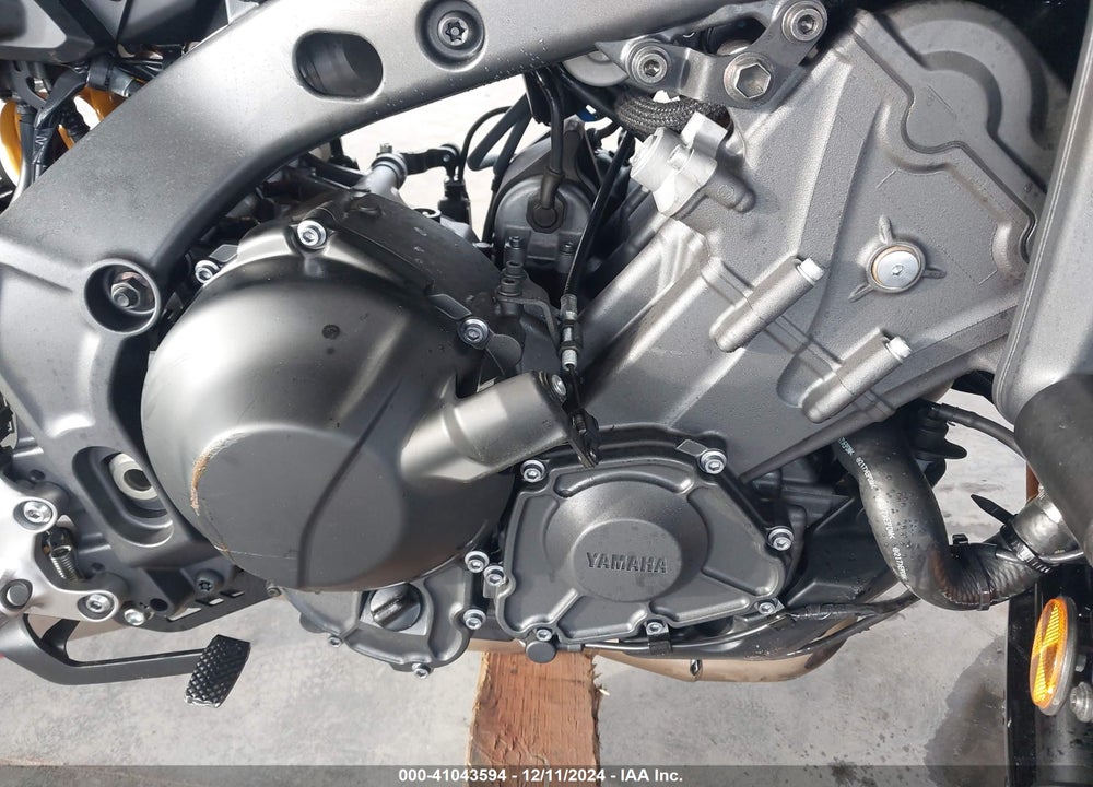 2021 YAMAHA MT09 D VIN: JYARN72E3MA000595