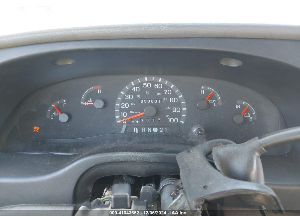 1998 FORD E-250 COMMERCIAL VIN: 1FTNE2427WHA99473
