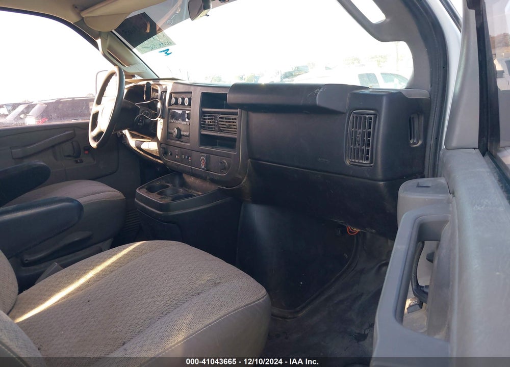 2018 CHEVROLET EXPRESS 2500 VIN: 1GCWGBFP5J1344070