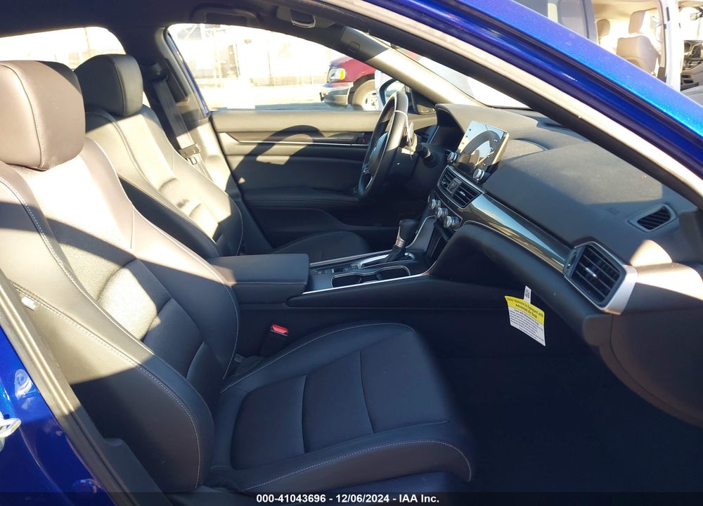 2022 HONDA ACCORD VIN: 1HGCV1F30NA104822