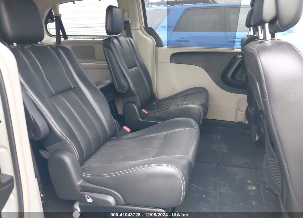 2011 CHRYSLER TOWN & COUNTRY TOURING-L VIN: 2A4RR8DG3BR616944