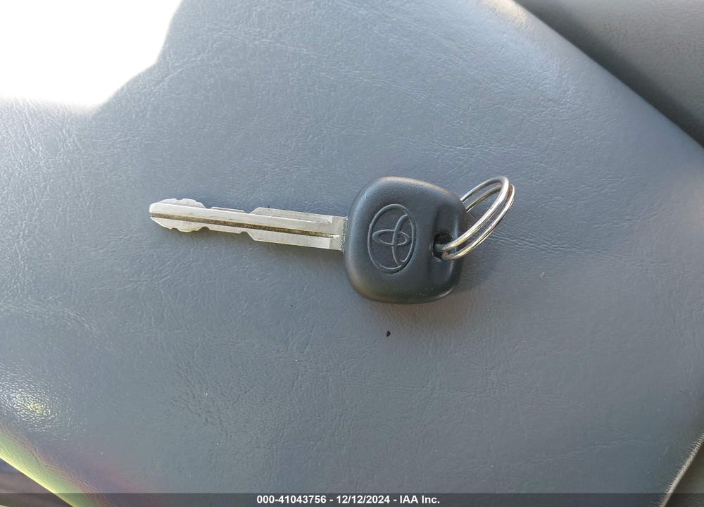2004 TOYOTA AVALON XLS VIN: 4T1BF28B04U382310
