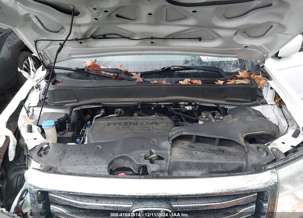 2015 HONDA PILOT SE VIN: 5FNYF3H34FB014107