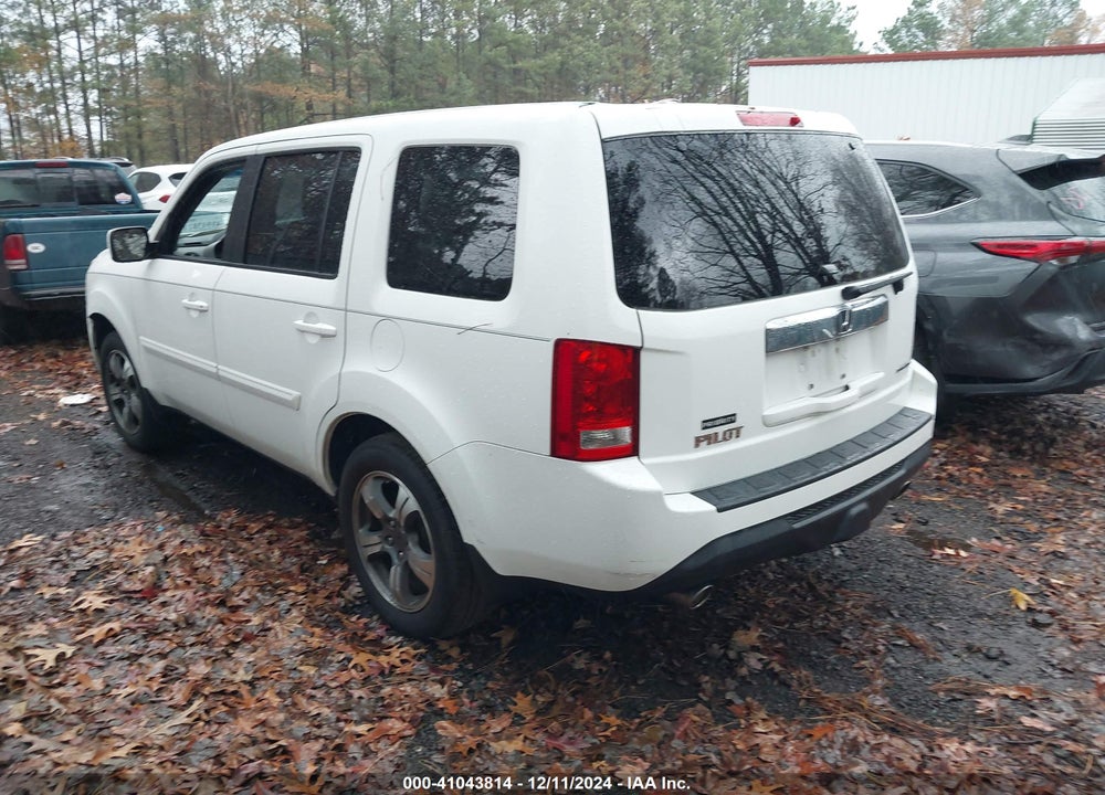 2015 HONDA PILOT SE VIN: 5FNYF3H34FB014107
