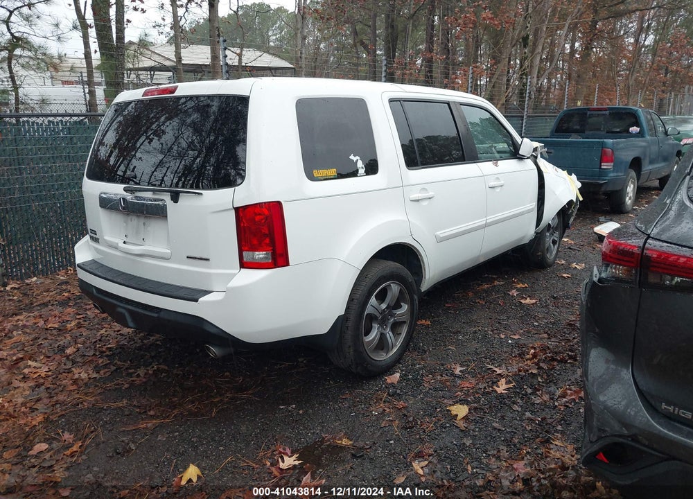 2015 HONDA PILOT SE VIN: 5FNYF3H34FB014107