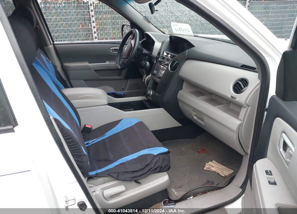 2015 HONDA PILOT SE VIN: 5FNYF3H34FB014107