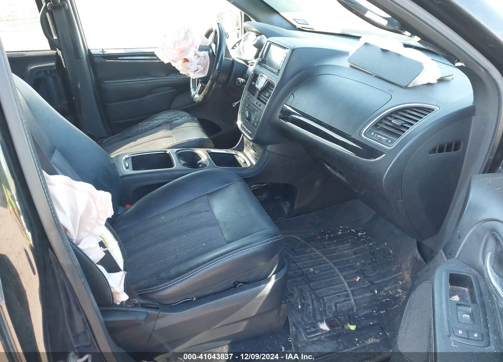 2014 CHRYSLER TOWN & COUNTRY S VIN: 2C4RC1HG8ER177799