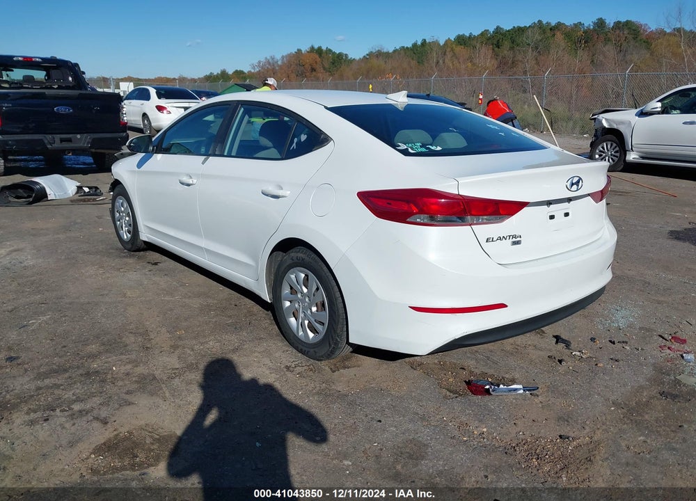 2017 HYUNDAI ELANTRA VIN: 5NPD74LF5HH211049