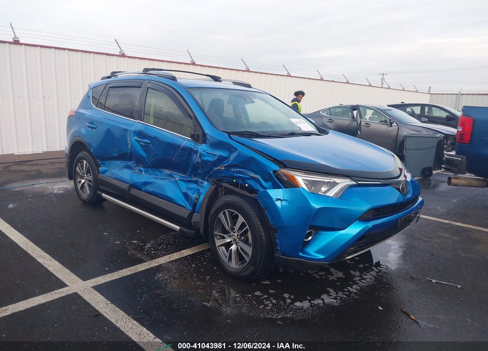 2017 TOYOTA RAV4 XLE VIN: JTMRFREV7HJ107423