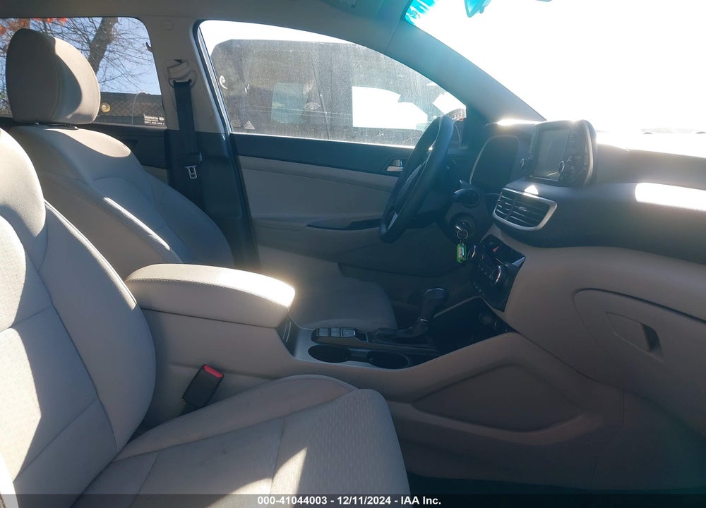 2020 HYUNDAI TUCSON SE VIN: KM8J23A48LU084868