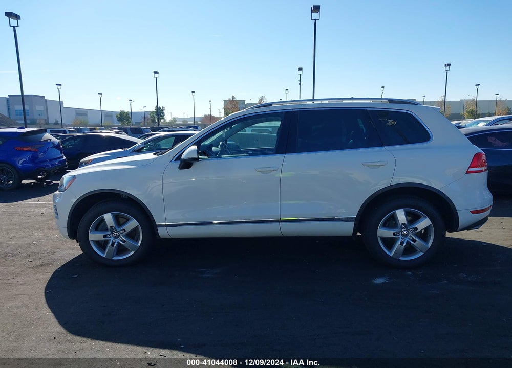 2011 VOLKSWAGEN TOUAREG HYBRID VIN: WVGFG9BP6BD005005