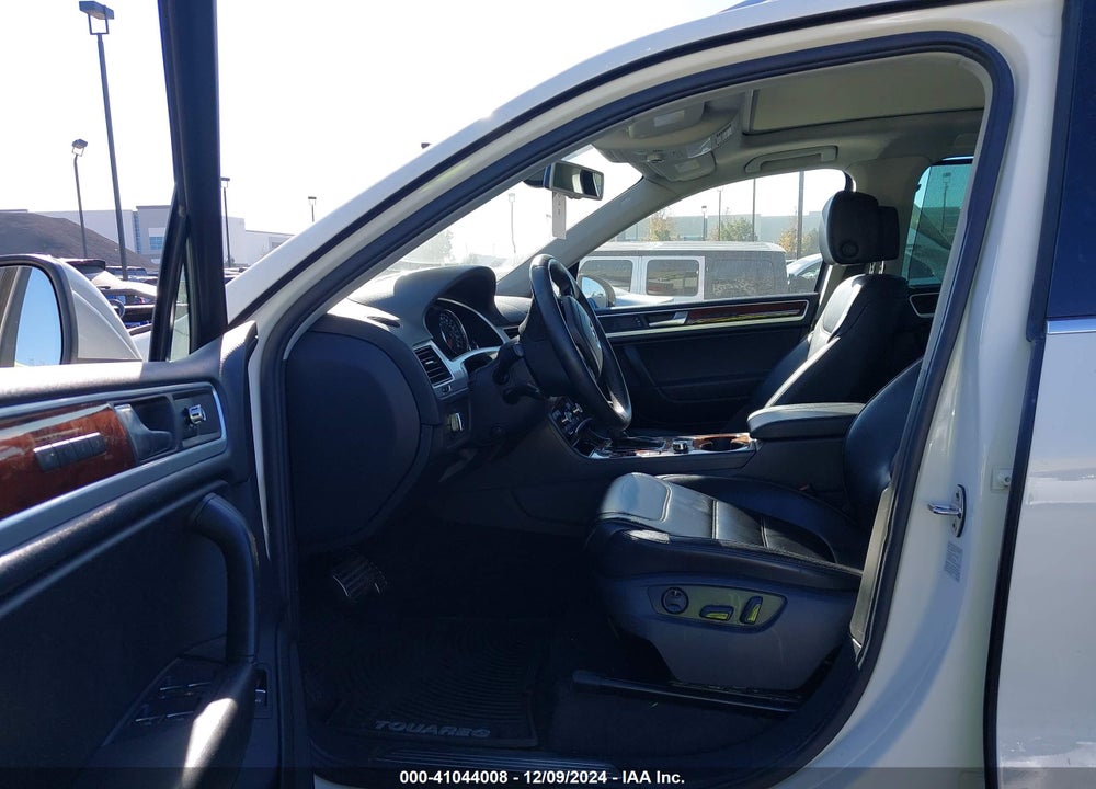 2011 VOLKSWAGEN TOUAREG HYBRID VIN: WVGFG9BP6BD005005