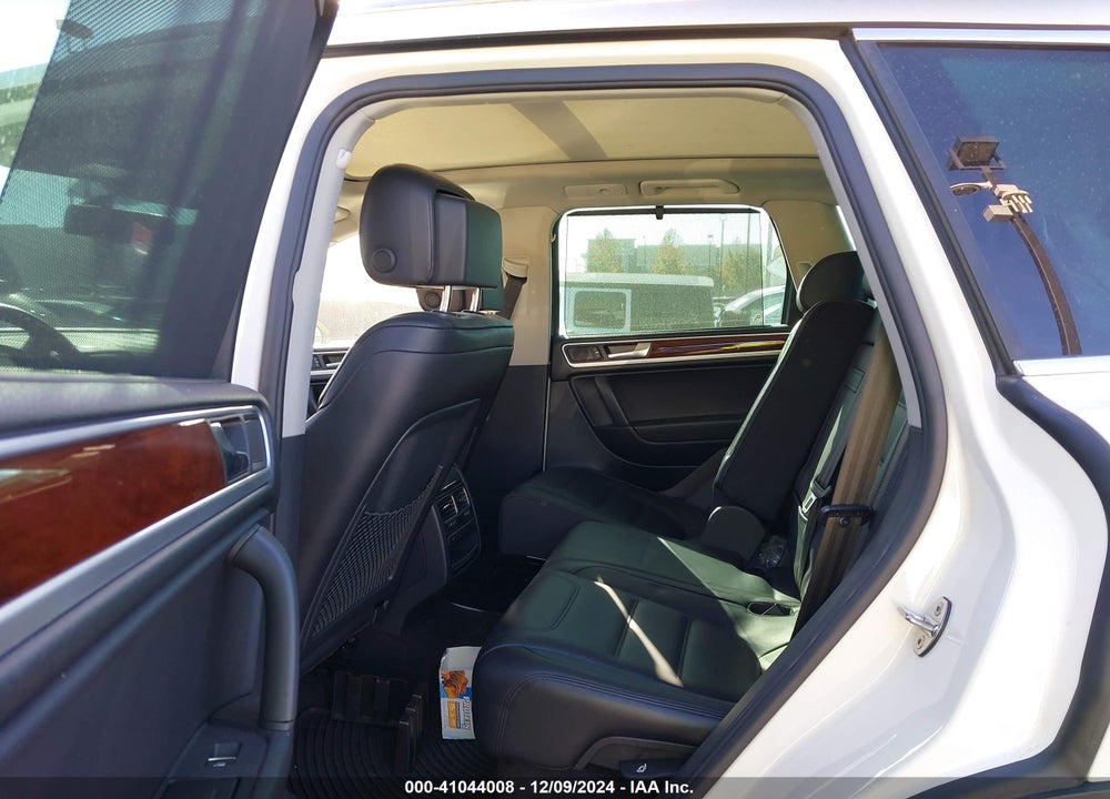 2011 VOLKSWAGEN TOUAREG HYBRID VIN: WVGFG9BP6BD005005