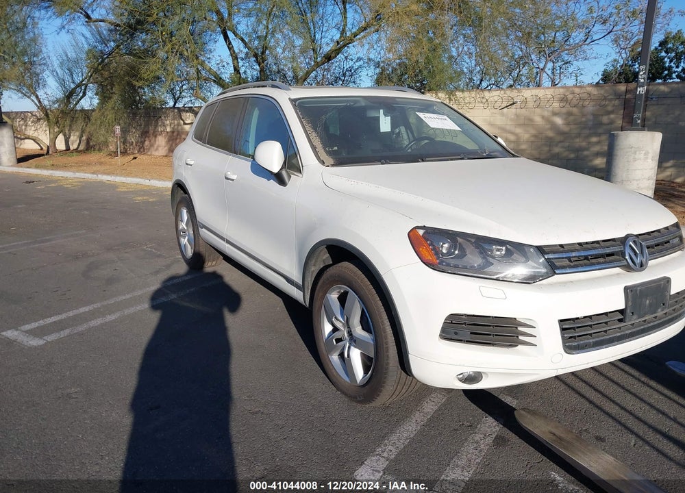 2011 VOLKSWAGEN TOUAREG HYBRID VIN: WVGFG9BP6BD005005