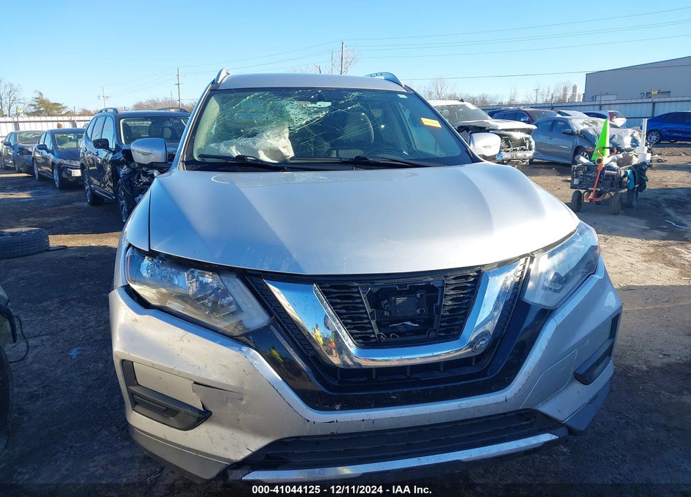 2017 NISSAN ROGUE SV VIN: KNMAT2MT6HP597217