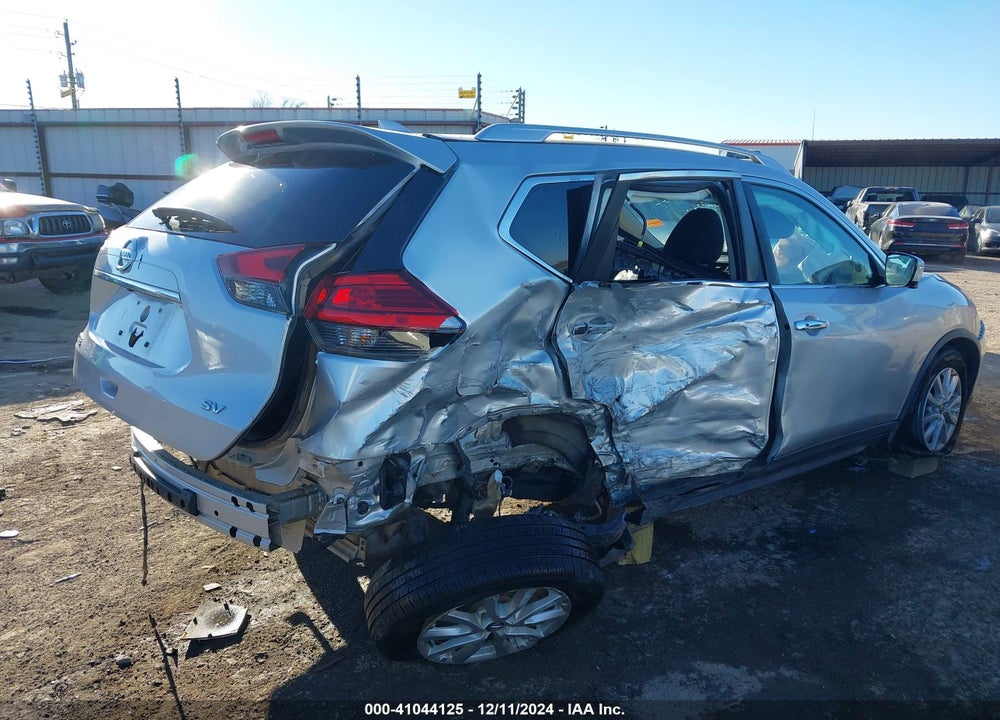 2017 NISSAN ROGUE SV VIN: KNMAT2MT6HP597217