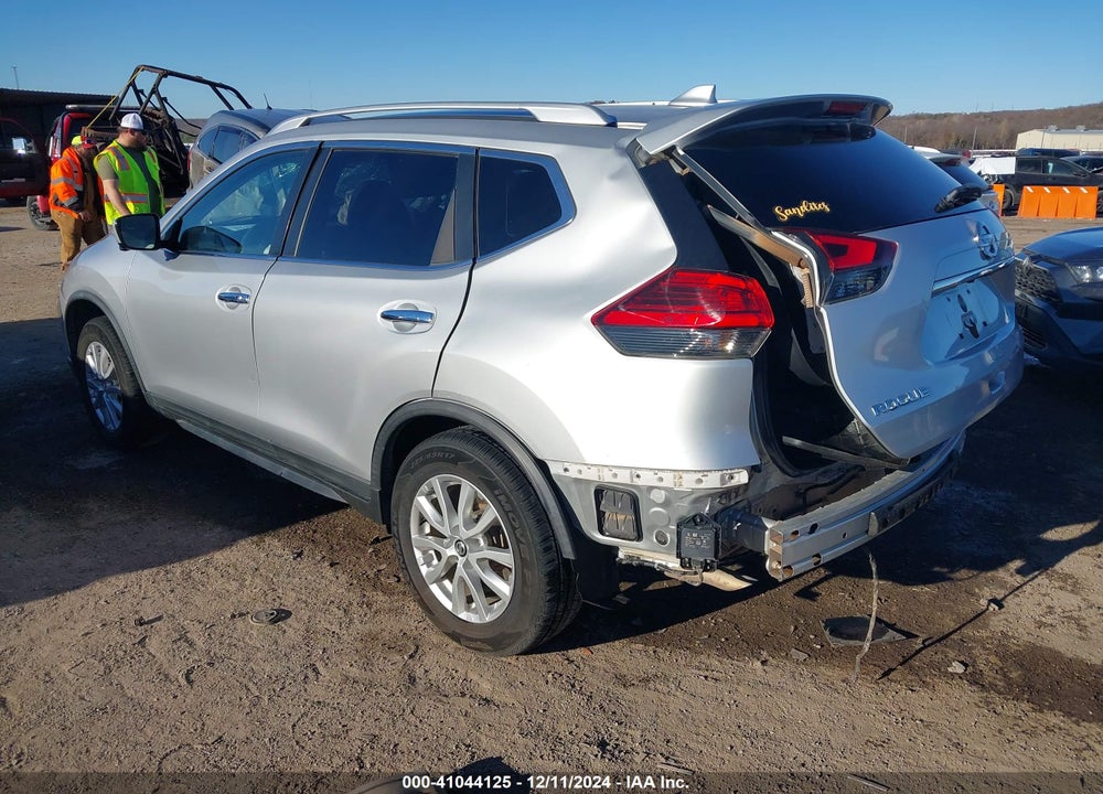 2017 NISSAN ROGUE SV VIN: KNMAT2MT6HP597217