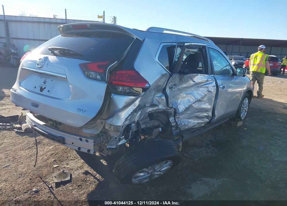 2017 NISSAN ROGUE SV VIN: KNMAT2MT6HP597217