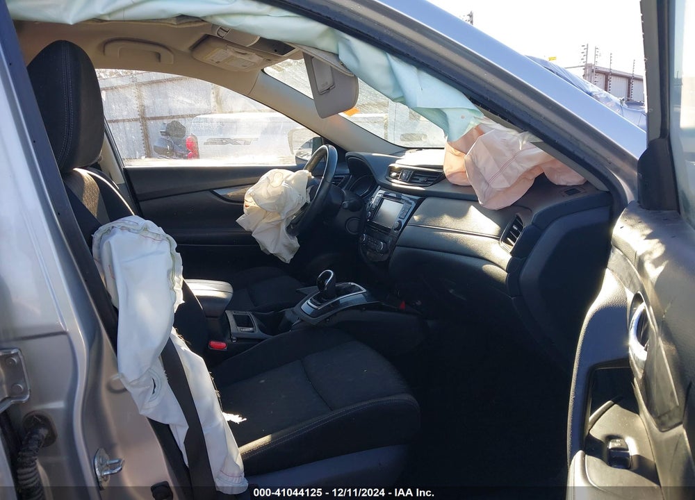 2017 NISSAN ROGUE SV VIN: KNMAT2MT6HP597217