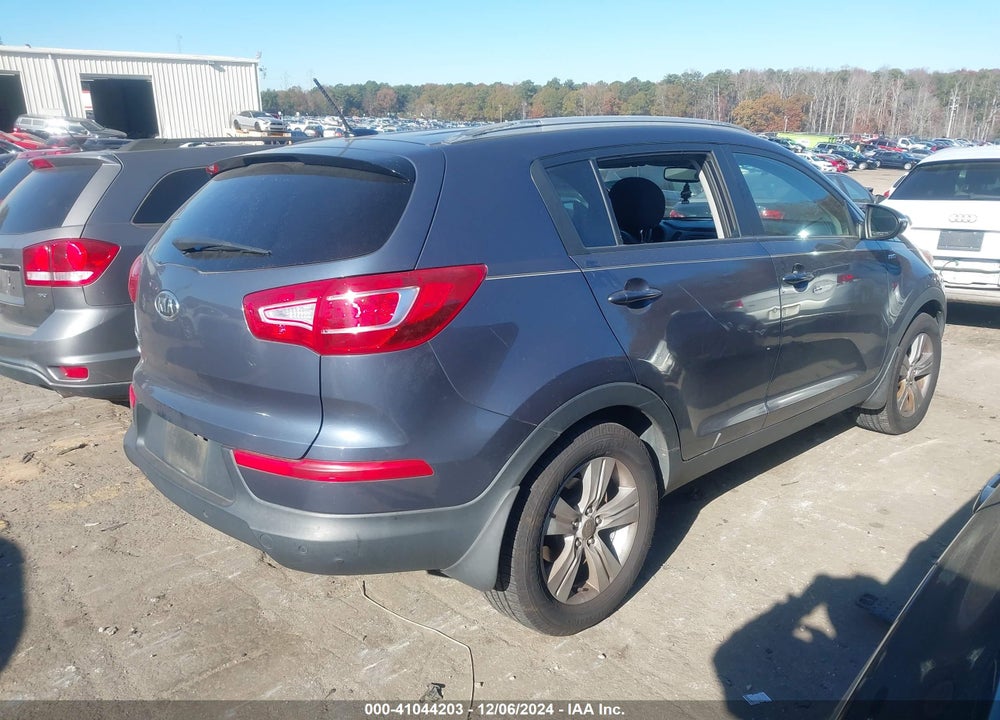 2011 KIA SPORTAGE LX VIN: KNDPBCA22B7100587