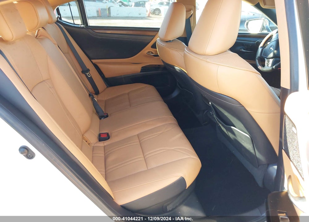 2022 LEXUS ES 300H ULTRA LUXURY VIN: 58AFA1C19NU020494