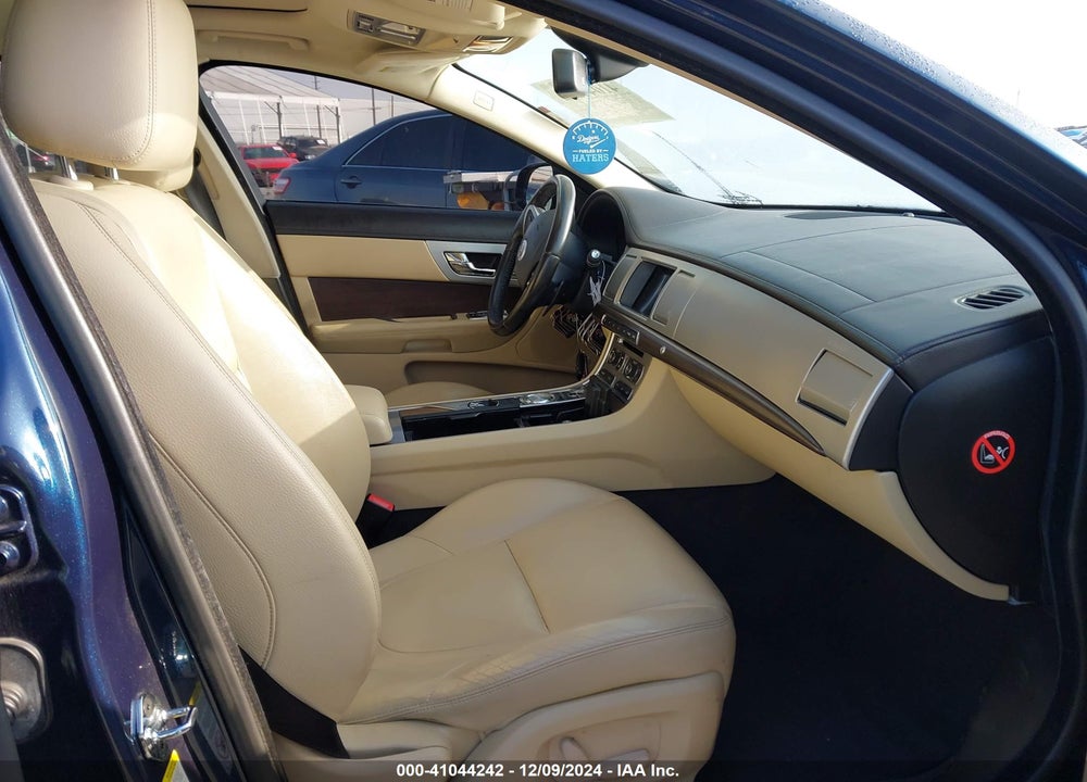 2013 JAGUAR XF I4 T VIN: SAJWA0ESXDPS92028