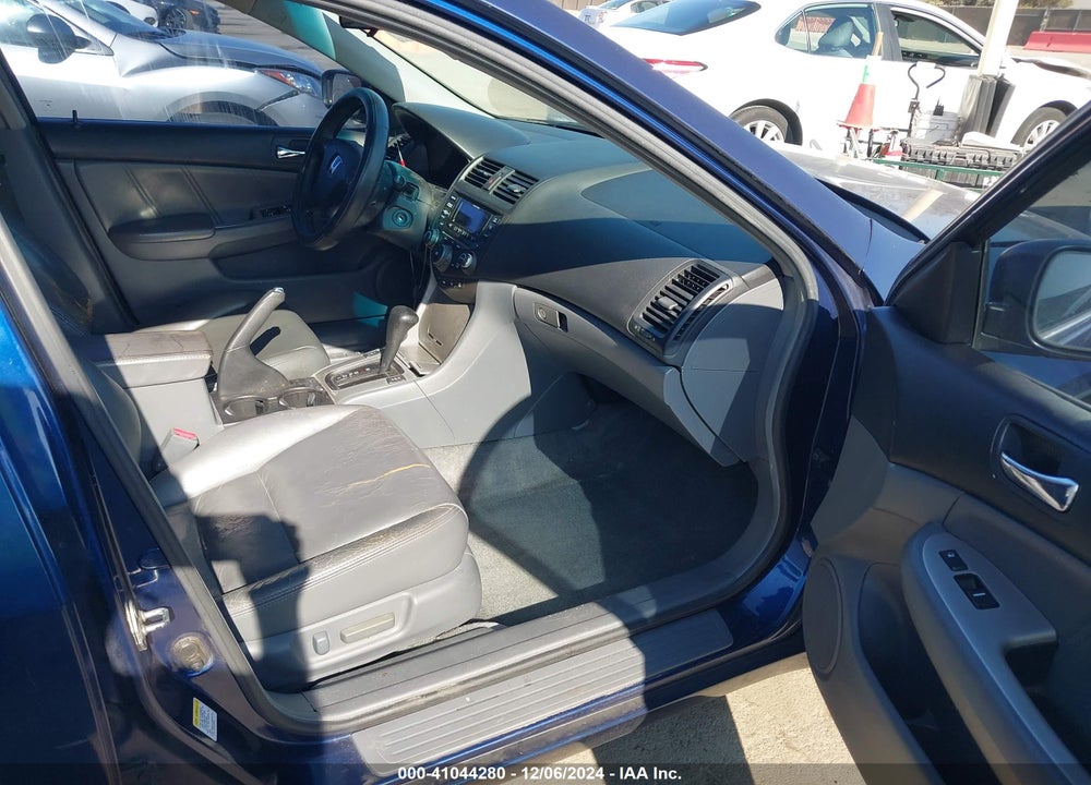 2005 HONDA ACCORD 3.0 EX VIN: 1HGCM66555A015183