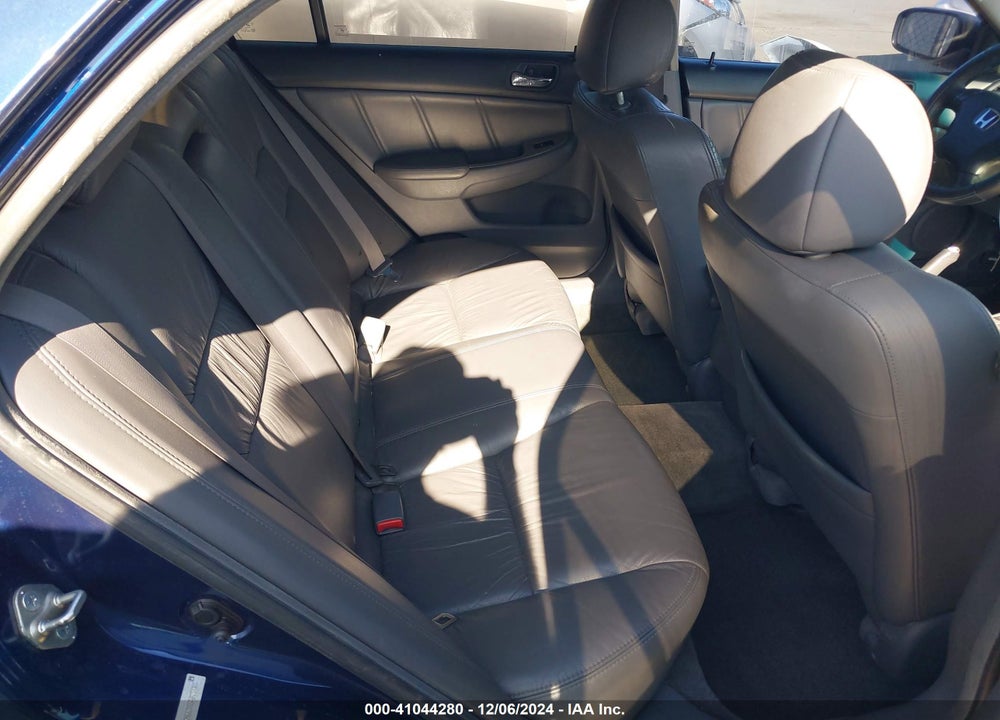 2005 HONDA ACCORD 3.0 EX VIN: 1HGCM66555A015183