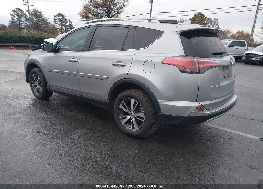 2017 TOYOTA RAV4 XLE VIN: 2T3WFREV8HW324497