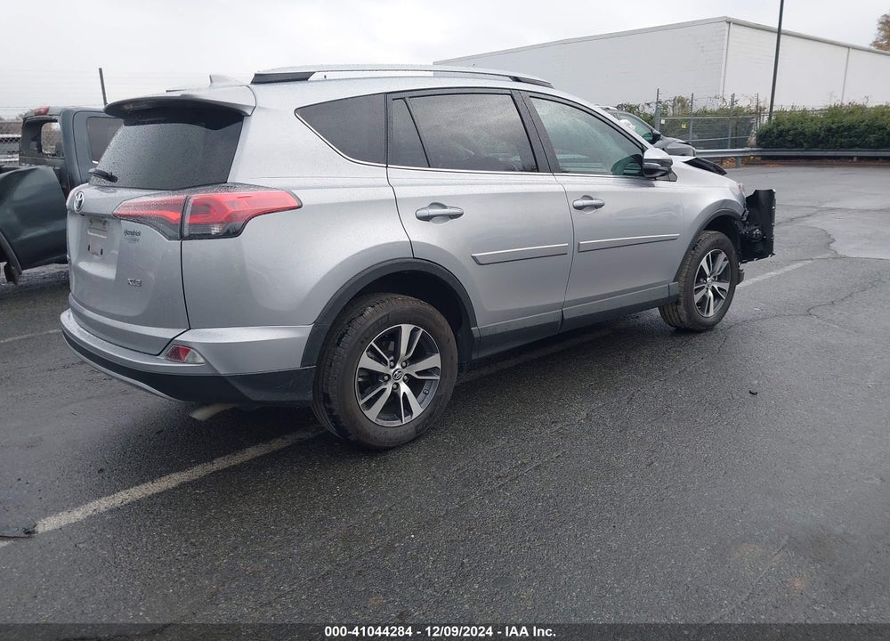 2017 TOYOTA RAV4 XLE VIN: 2T3WFREV8HW324497