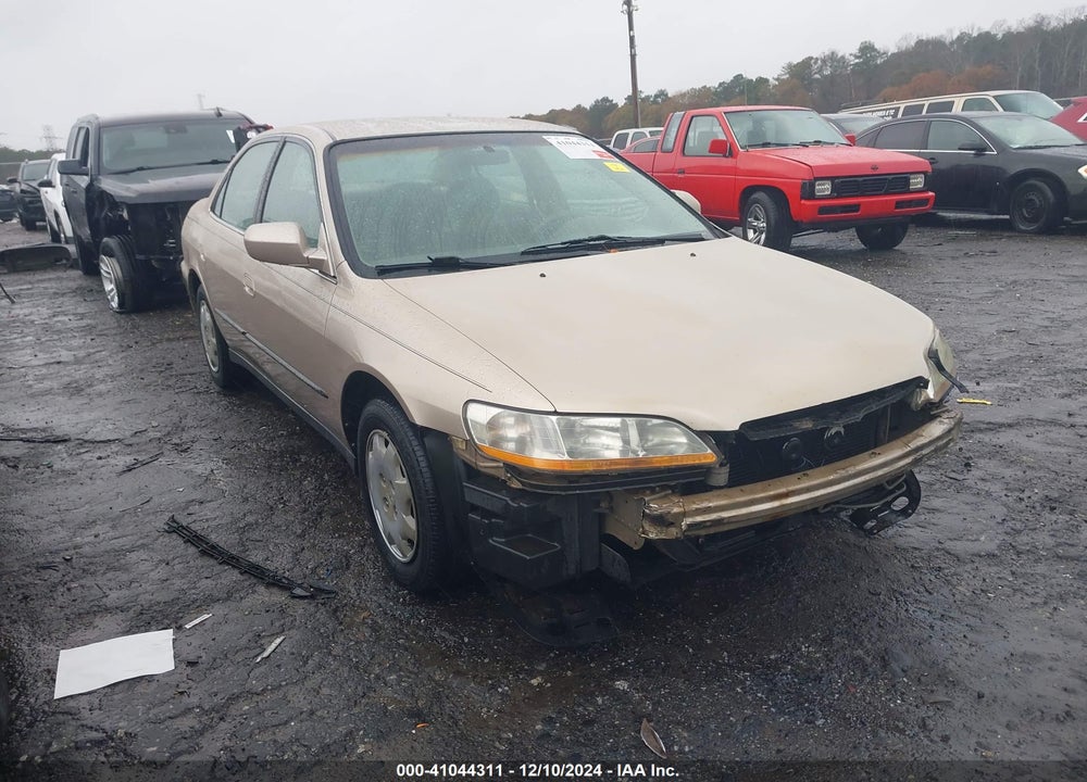 2000 HONDA ACCORD 2.3 LX VIN: 1HGCG5648YA027308
